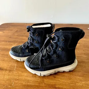 NWT Sorel Boots Kids Boots Size 11 Explorer Waterproof Boots,India Ink/Moonstone