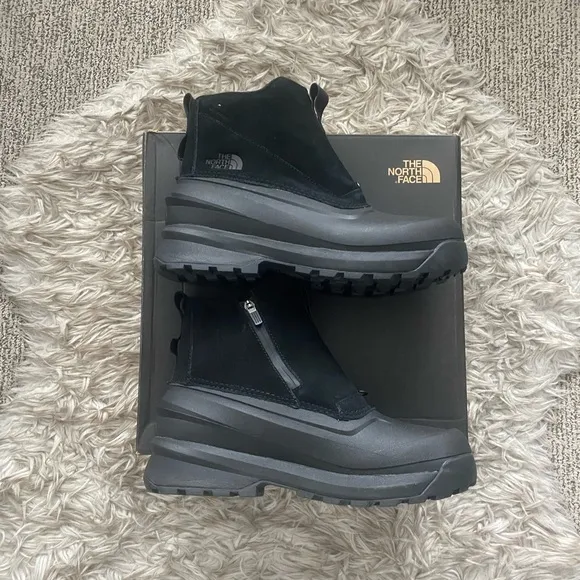 NWT The North Face Waterproof Chilkat V Black Boots