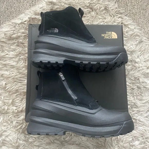 NWT The North Face Waterproof Chilkat V Black Boots