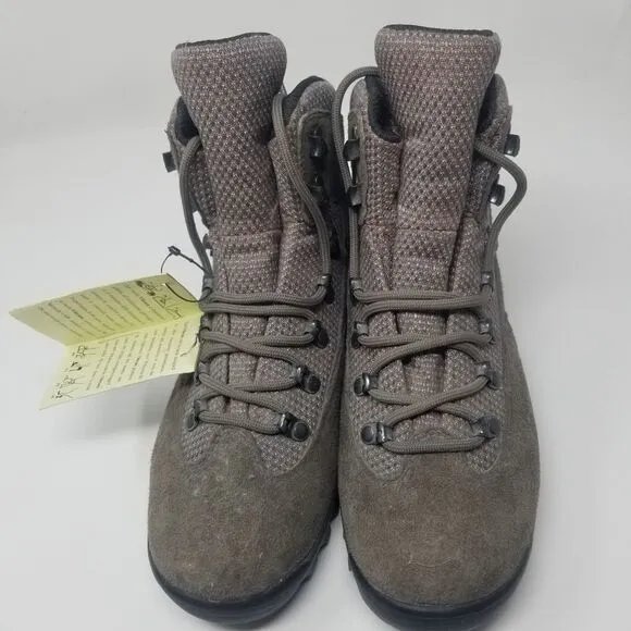 NWT. VIBRAM EAGLE II PEWTER MERRELL PERFORMANCE FOOTWEAR BOOTS. SIZE 6.5.