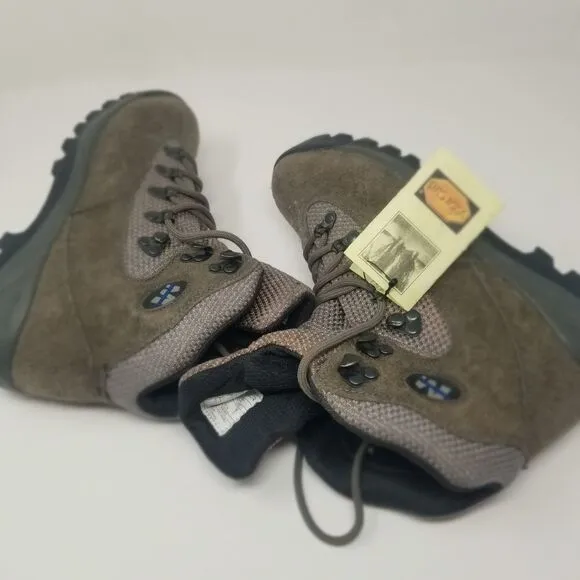 NWT. VIBRAM EAGLE II PEWTER MERRELL PERFORMANCE FOOTWEAR BOOTS. SIZE 6.5.