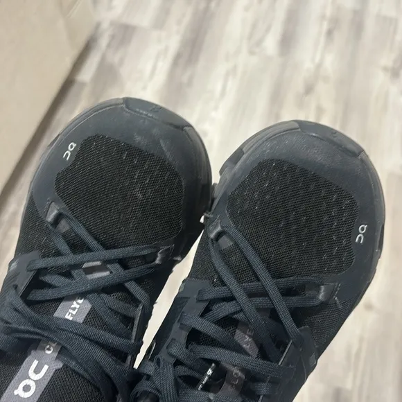 ON Cloud-flyer running shoes women size 8.5