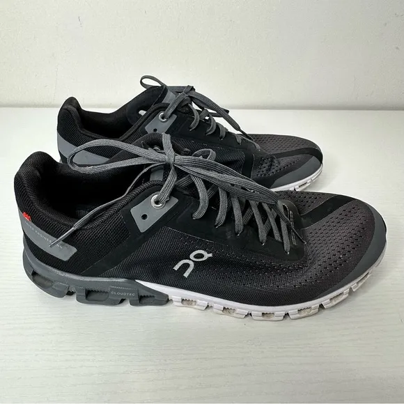 On Cloud Men’s Cloudflow Running Shoes Size 9.5