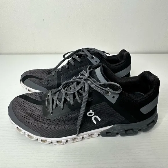 On Cloud Men’s Cloudflow Running Shoes Size 9.5