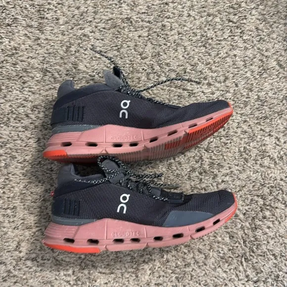 On cloud nova Running Athletic Shoes - Black and Pink