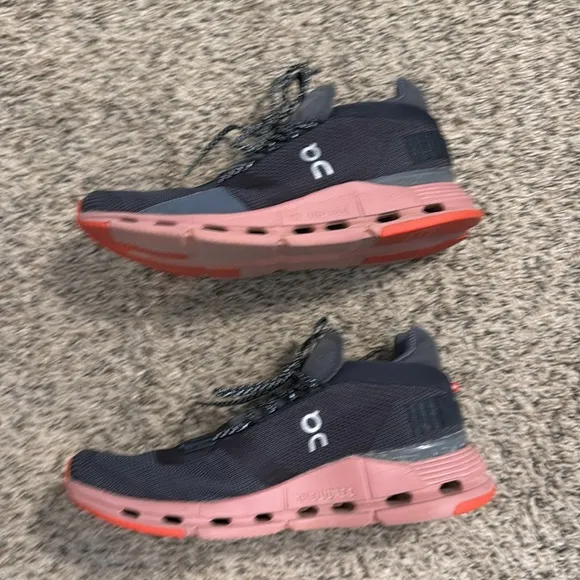 On cloud nova Running Athletic Shoes - Black and Pink