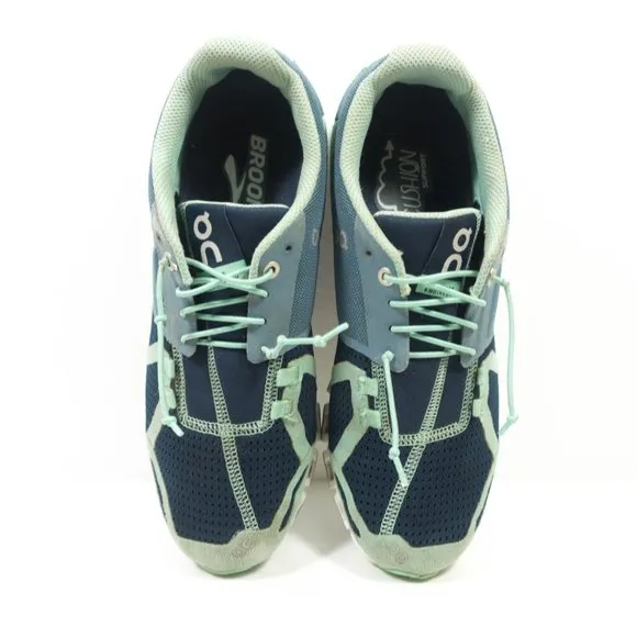 On Cloud Running Shoes - Women's Size 9.5