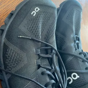 On Cloud X Running  Shoes Size 11.5 Fit Like a 10.5