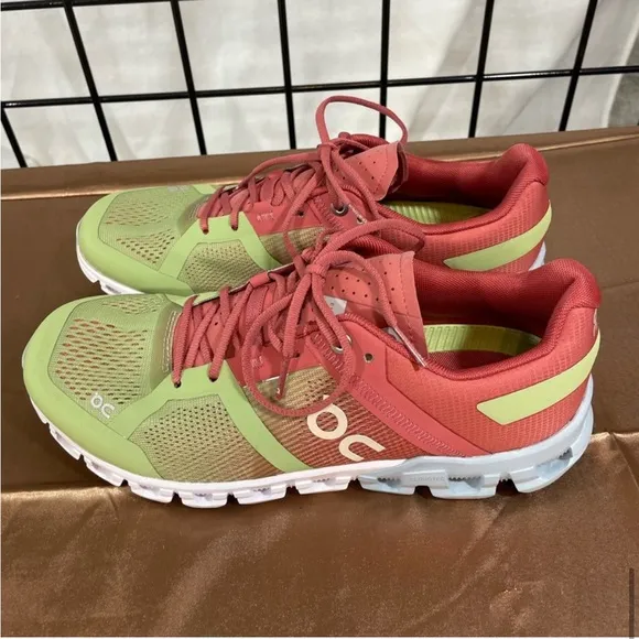 On Cloudflow Running Shoes Guava/Dust Rose Sz 8 NWT Zero Gravity