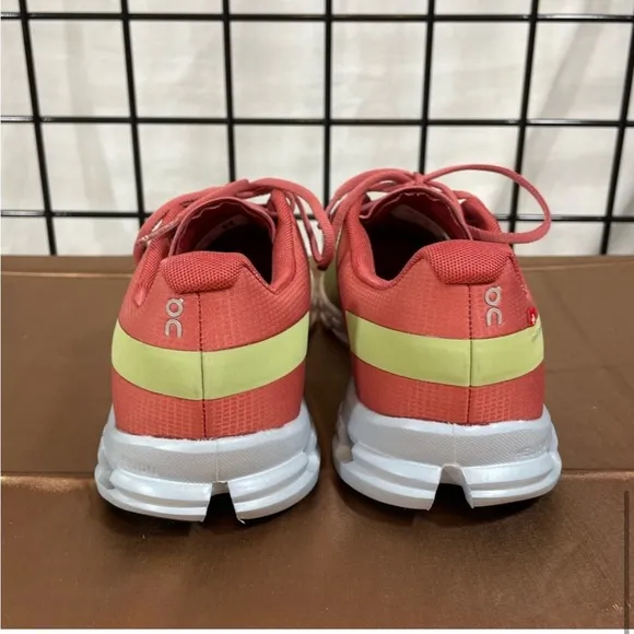 On Cloudflow Running Shoes Guava/Dust Rose Sz 8 NWT Zero Gravity