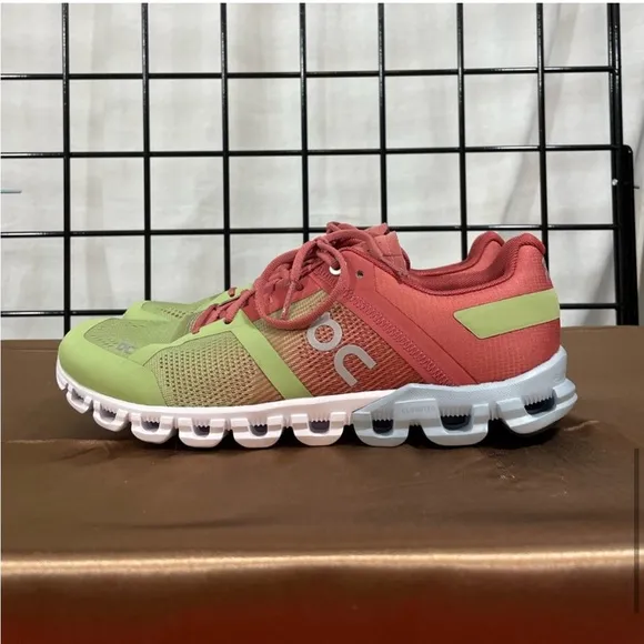 On Cloudflow Running Shoes Guava/Dust Rose Sz 8 NWT Zero Gravity
