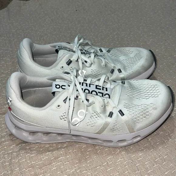 ON Cloudsurfer Womens running shoes size 9