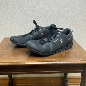On Men's Cloud Shoes Size 11.5