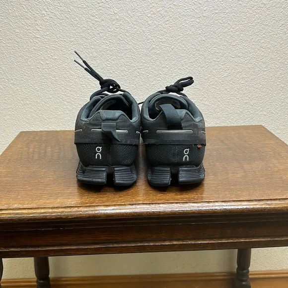 On Men's Cloud Shoes Size 11.5