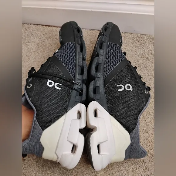 ON Running Black and Gray Sneakers Men's Size 8