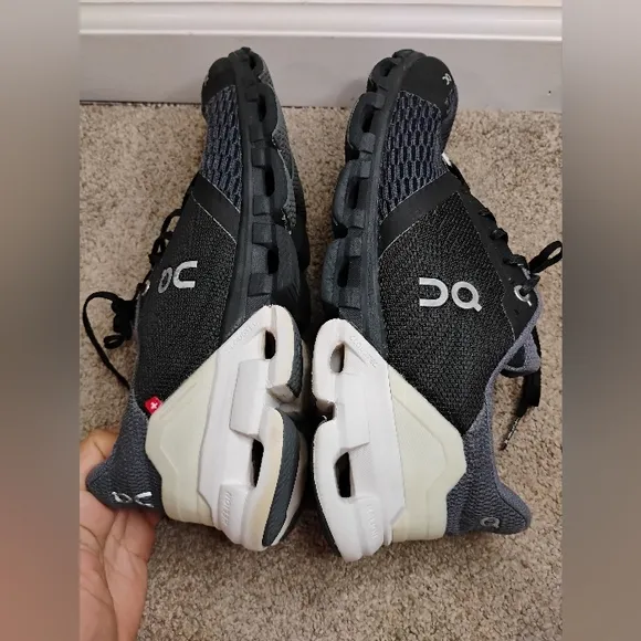 ON Running Black and Gray Sneakers Men's Size 8