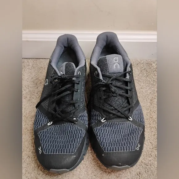 ON Running Black and Gray Sneakers Men's Size 8
