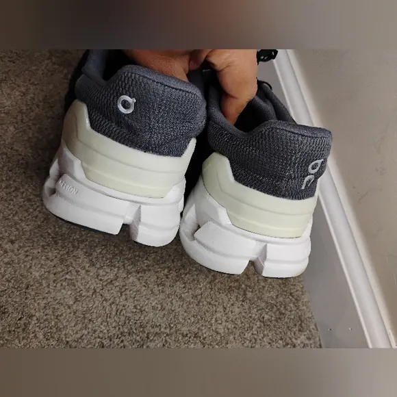 ON Running Black and Gray Sneakers Men's Size 8