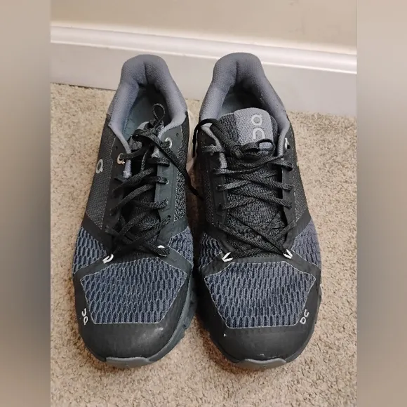 ON Running Black and Gray Sneakers Men's Size 8