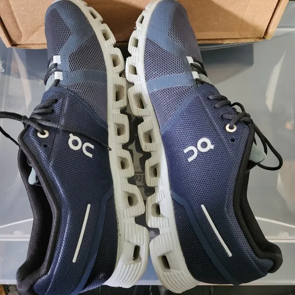 On Running Cloud 5 Shoes