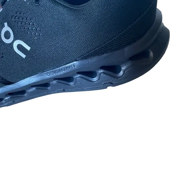 On Running Helion cloudtecphase sneaker shoes Sz 11.5 (SH9)