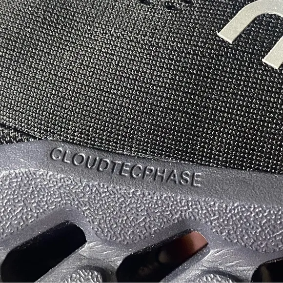 On Running Helion cloudtecphase sneaker shoes Sz 11.5 (SH9)