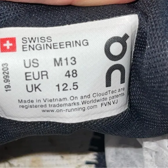 On Running  Man Running Shoes Size 13