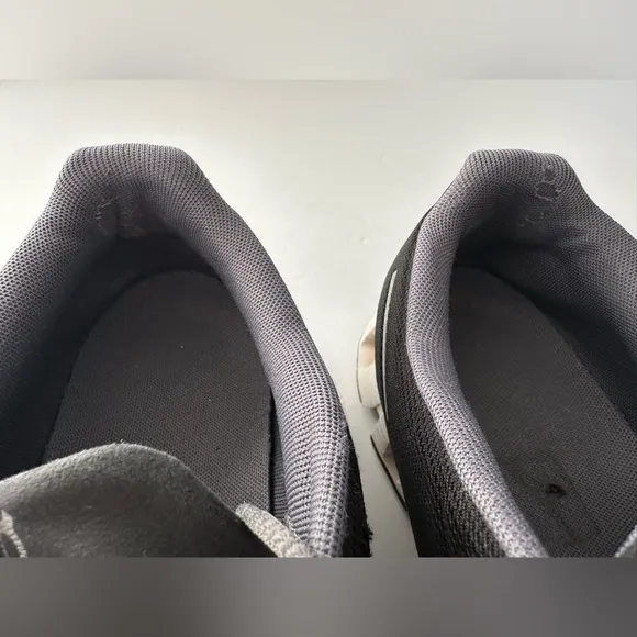 ON RUNNING Shoes - Black