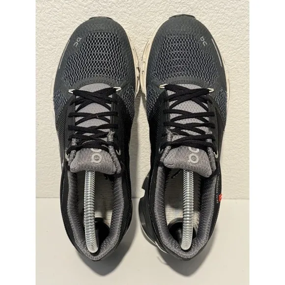 ON Running Womens Cloudflyer Running Shoes Sz 7.5 Gray Sneaker No Insoles