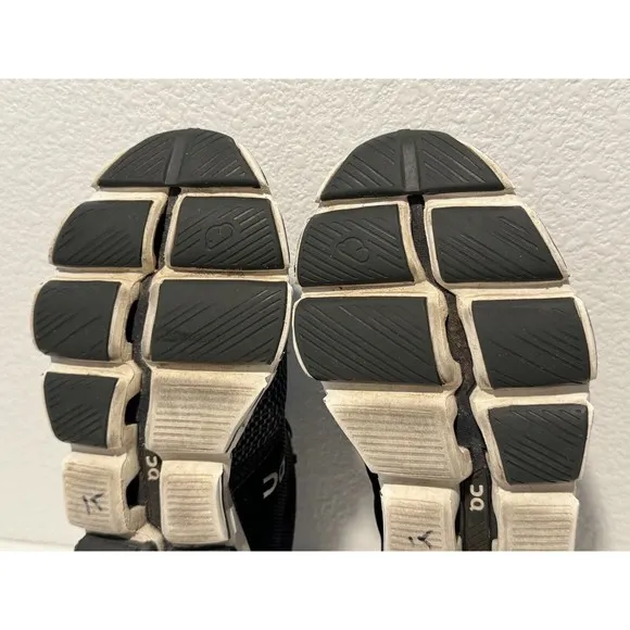 ON Running Womens Cloudflyer Running Shoes Sz 7.5 Gray Sneaker No Insoles