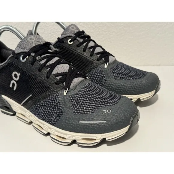ON Running Womens Cloudflyer Running Shoes Sz 7.5 Gray Sneaker No Insoles