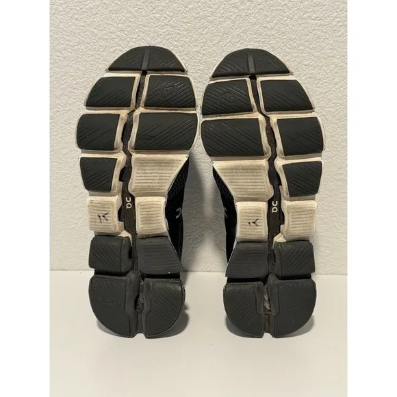 ON Running Womens Cloudflyer Running Shoes Sz 7.5 Gray Sneaker No Insoles