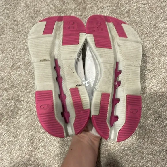 On Running womens CloudNova cloudtech running shoes Barbie pink/white Sz 7.5
