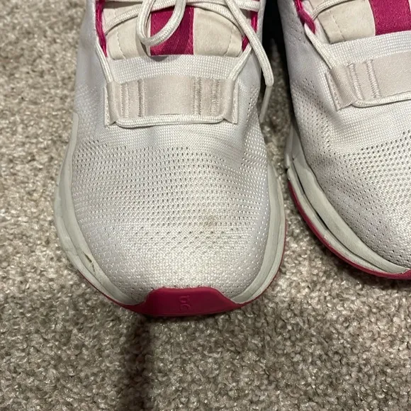 On Running womens CloudNova cloudtech running shoes Barbie pink/white Sz 7.5