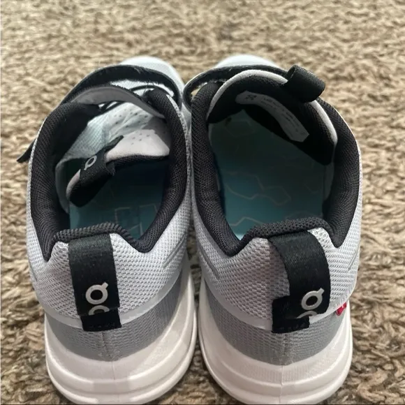 OnCloud kid play running shoes size 2.5