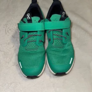 OnCloud Play Kids Green Athletic Shoes