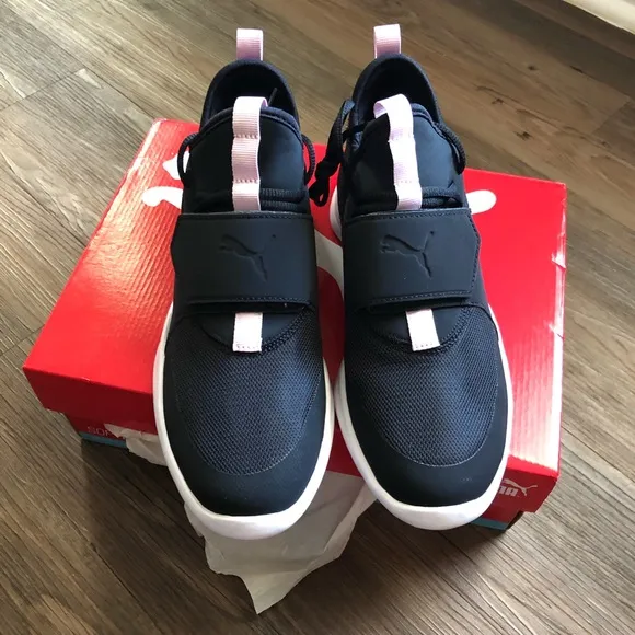 Puma Dare Trainer Black &amp; Orchid Sneakers Size 9.5 Women’s Sneakers