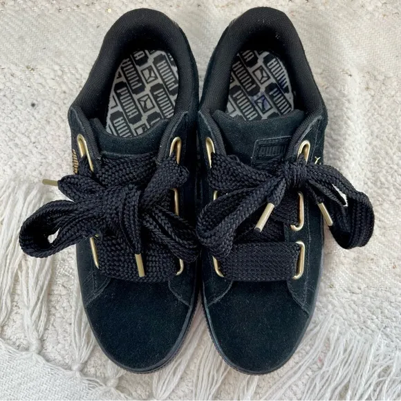 Puma Sneakers Black Suede Iridescent Soles Lace Up Casual Shoes 9 Women’s