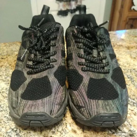 Rare SIS X Lite II Turf Shoes - ChameleonMen's Running Size 9 CHANGES COLORS