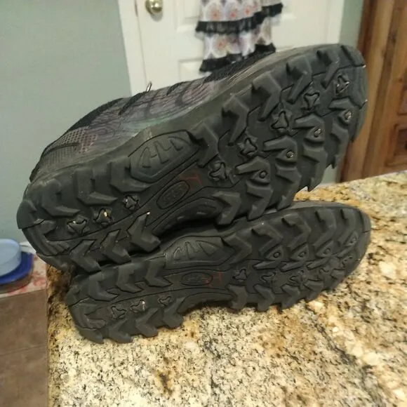 Rare SIS X Lite II Turf Shoes - ChameleonMen's Running Size 9 CHANGES COLORS