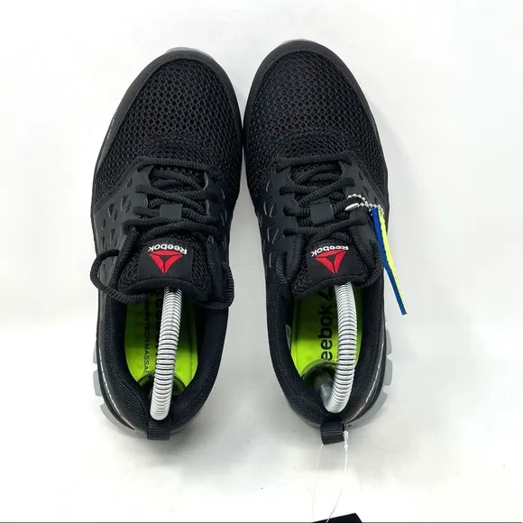 Reebok Alloy Toe Athletic Shoe Black Youth 4.5