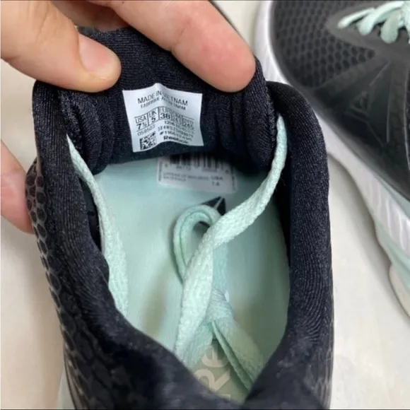 Reebok sweet rd teal and black 7.5 sneakers