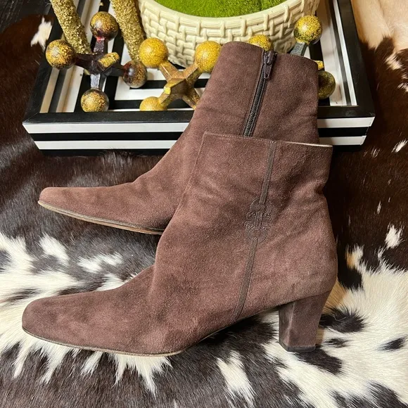 SALVATORE FERRAGAMO Designer Brown Suede Ankle HEELED BOOTS Woman’s Size 9.5