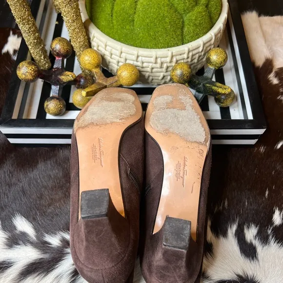 SALVATORE FERRAGAMO Designer Brown Suede Ankle HEELED BOOTS Woman’s Size 9.5