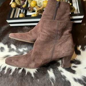 SALVATORE FERRAGAMO Designer Brown Suede Ankle HEELED BOOTS Woman’s Size 9.5