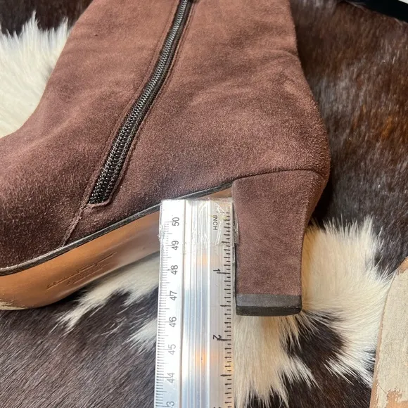 SALVATORE FERRAGAMO Designer Brown Suede Ankle HEELED BOOTS Woman’s Size 9.5