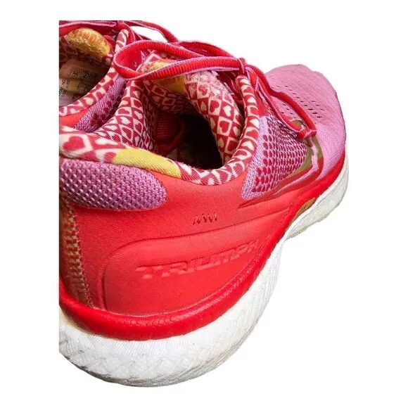 SAUCONY Triumph 18 Pink Red Galentines Valentine’s Day Running Shoes - Size 10
