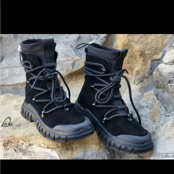 Sia Collective Kids Black Hightop Adventure Sneaker Size 36 US 5.5