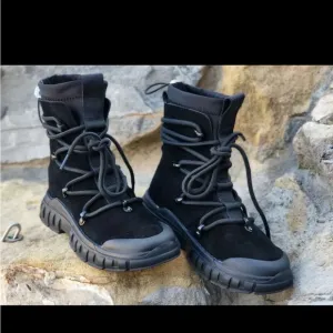 Sia Collective Kids Black Hightop Adventure Sneaker Size 36 US 5.5