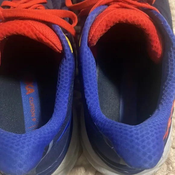 Size 10.5- Hoka One One Bondi 7 Wild Dove